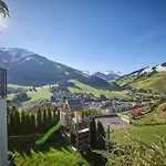 Apartment Hinterglemm Ski-In & Ski-Out